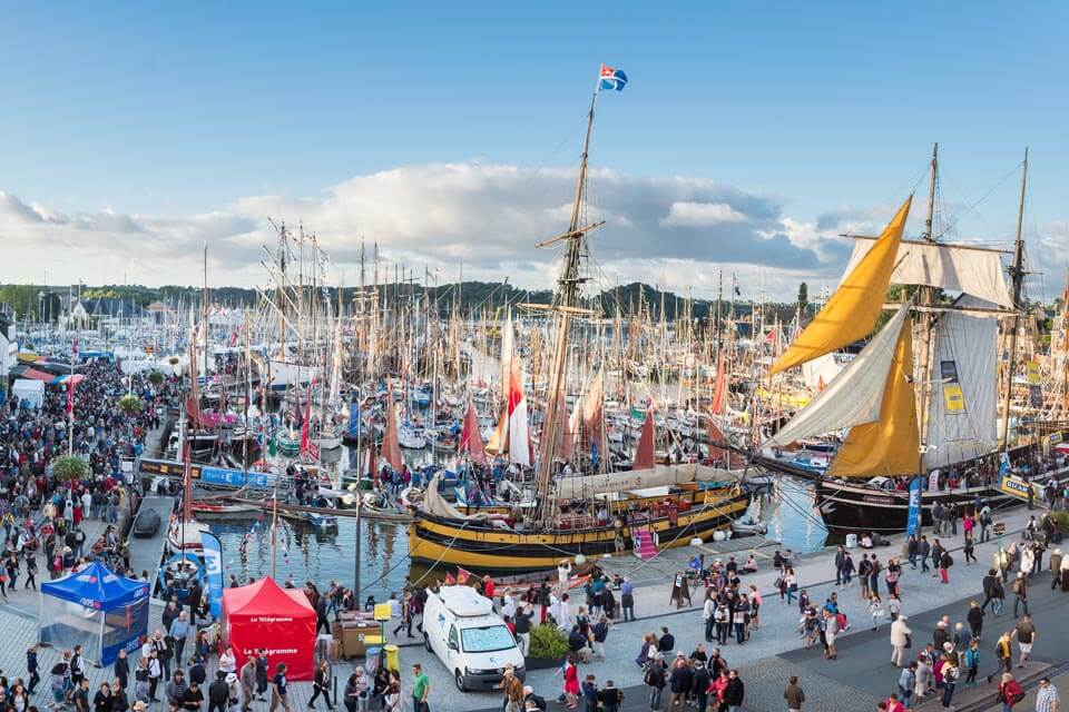 Traditional sea songs festival, Paimpol, Brittany, France